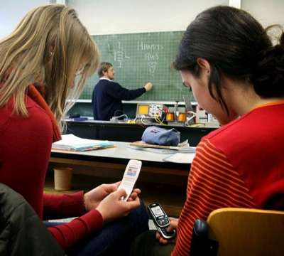 Abono gratuito para los celulares de los estudiantes