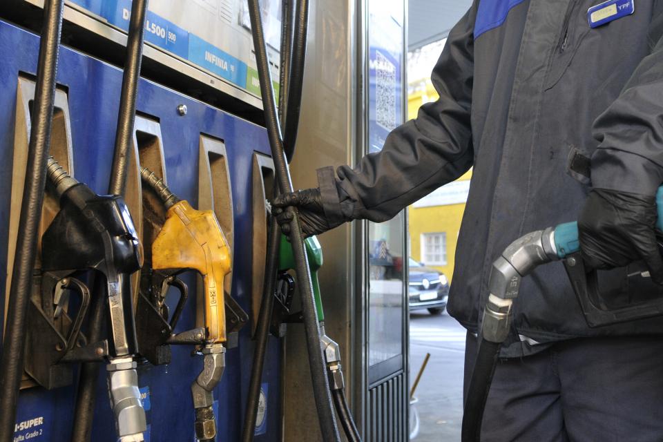 NO Aumentan los combustibles