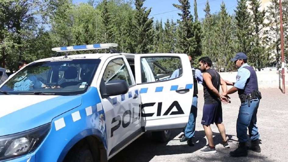 Le cortó la cabeza al padre y se sacó una selfie.