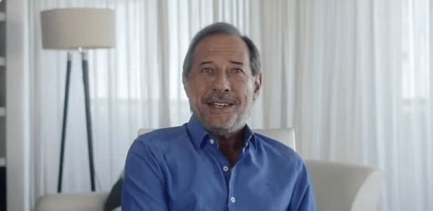 Coronavirus y Costumbres Argentinas: Guillermo Francella sugiere  cómo nos debemos comportar.