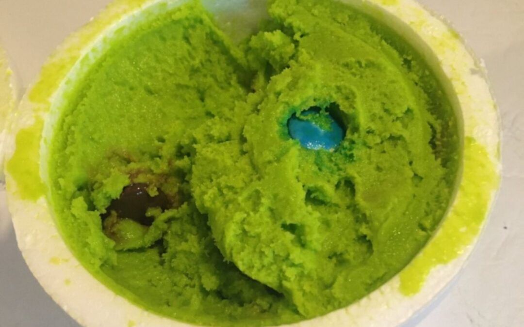 Helado para tomar con barbijo, sabor Covid-19.