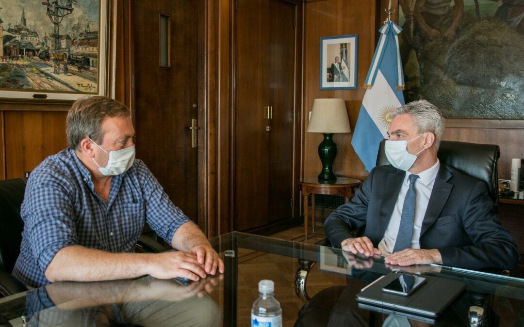 Martín Aveiro forma parte  del  Consejo Nacional del Partido Justicialista.