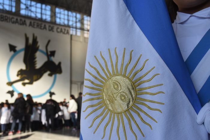 Estudiantes mendocinos  realizaron la Promesa a la Bandera.