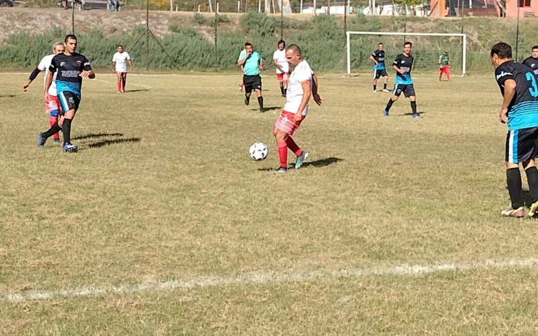 Torneo Senior 2021. Arriba de todos Los Pomelos y Pucará «A».