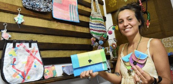 Perdió su trabajo y reciclando basura creó un negocio millonario