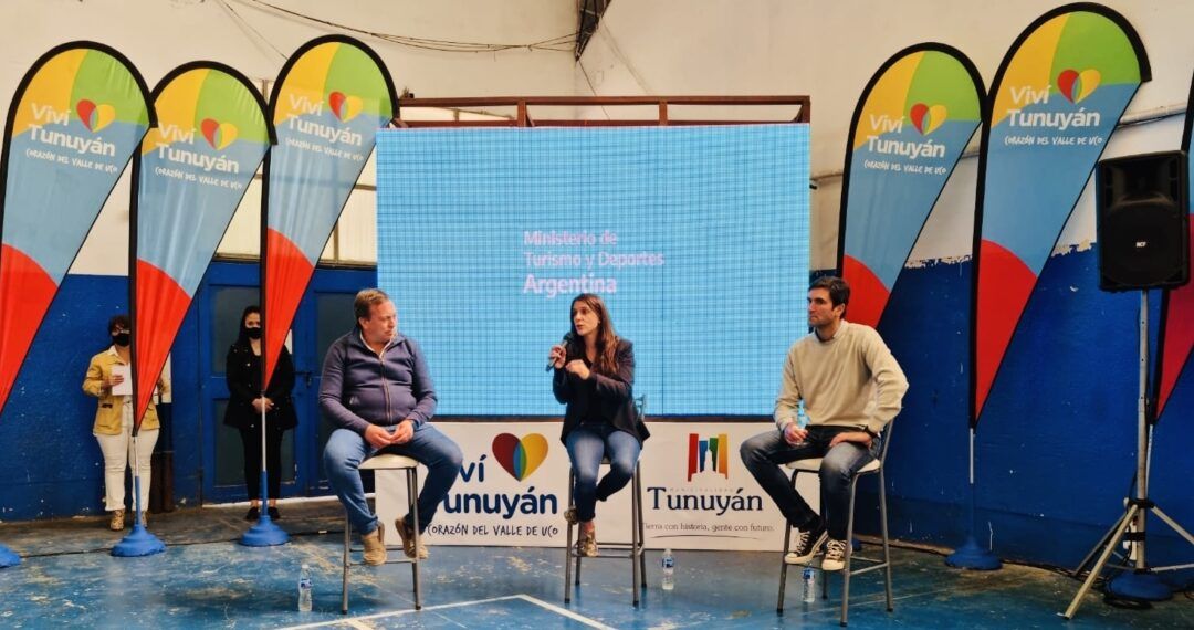 Obras para el deporte de Tunuyán. Un estadio cubierto y un predio deportivo en Colonia las Rosas