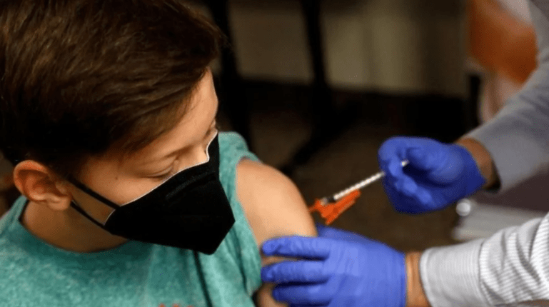 COVID: la Sociedad Argentina de Pediatría avaló la vacunación de menores entre 3 y 11 años