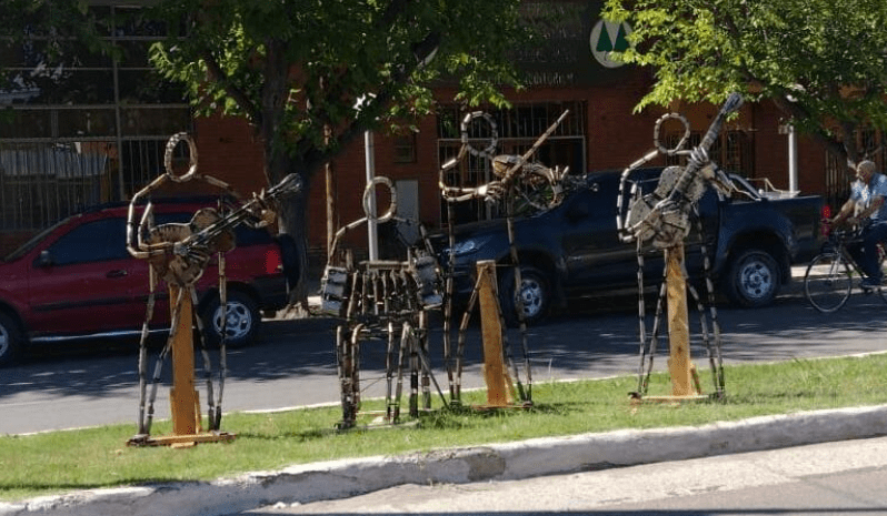 VIDEO Vista Flores, insólito. Se robaron una escultura del boulevard