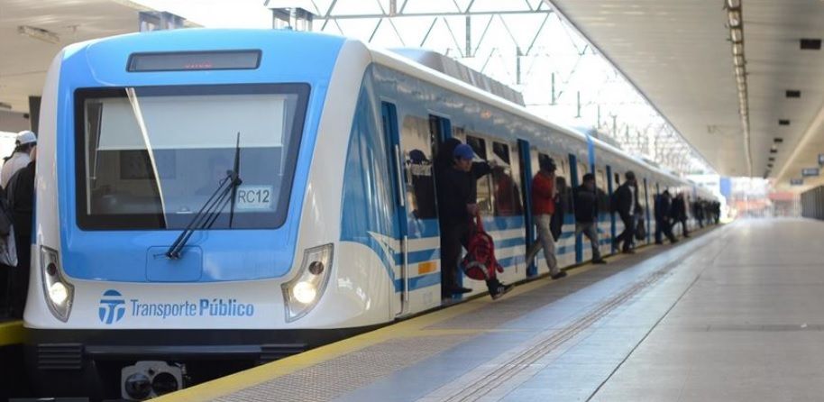 Cuánto cuesta ir de Mendoza a Buenos Aires: avión, autos, colectivo y ahora tren