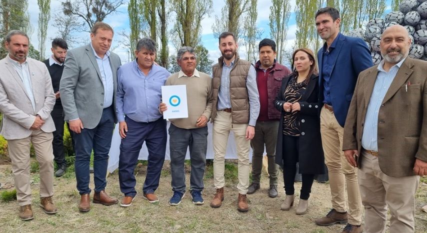 ANSES Valle de Uco entregó jubilaciones a trabajadores de la viña