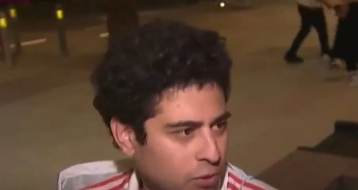 Cosas de argentinos, está en Qatar,  pero duerme en la calle y come lo que le regalan