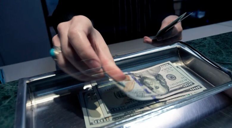 Se renueva el cupo mensual de US$200 por persona, requisitos para poder comprar el dólar solidario