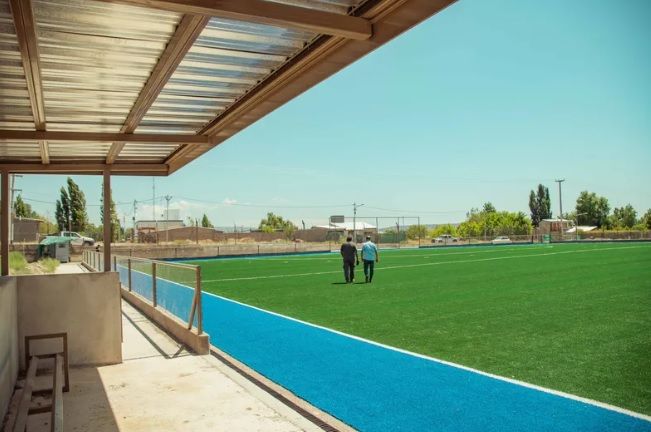 Cancha de hockey en Tupungato, falta muy poco