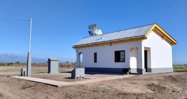 En San Carlos, el IPV entregó una vivienda construída con quincha