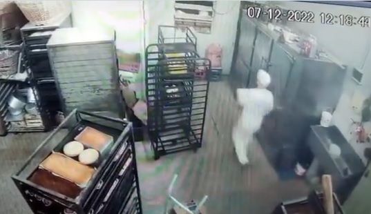 Brutal : panadero mató a su compañero de trabajo tirándole aceite hirviendo