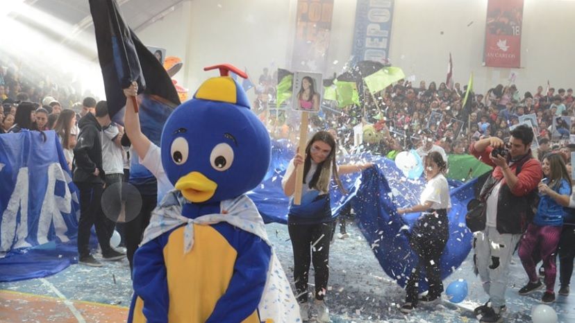 VIDEO Gran fiesta para el comienzo de la Estudiantil de San Carlos