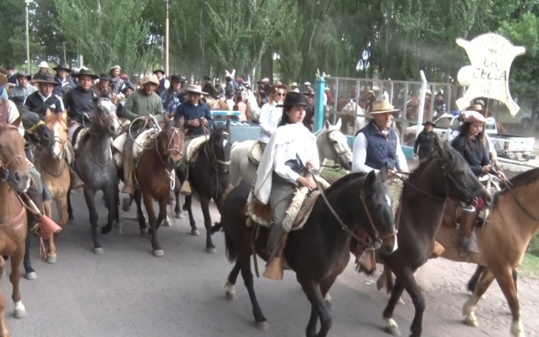 San Carlos vivió la «Cabalgata de los Claveles»