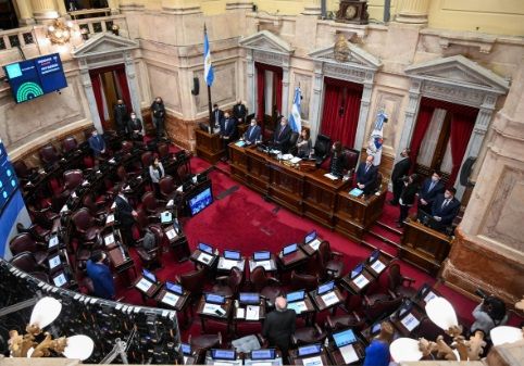 «No hay plata», Senadores pasarán a cobrar $8 millones por mes