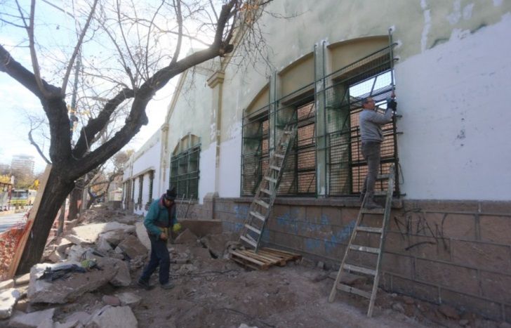 Renuevan veredas y fachadas de la Bodega Arizu