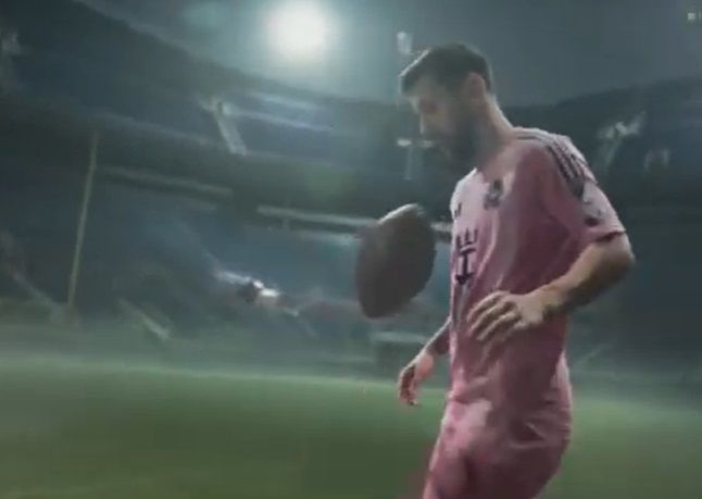 VIDEO Messi hace de trapo hasta una pelota de fútbol americano 