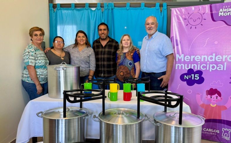 San Carlos entregó equipamiento en merenderos del Departamento.