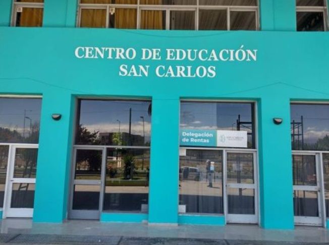 Preuniversitario gratuito para alumnos de San Carlos