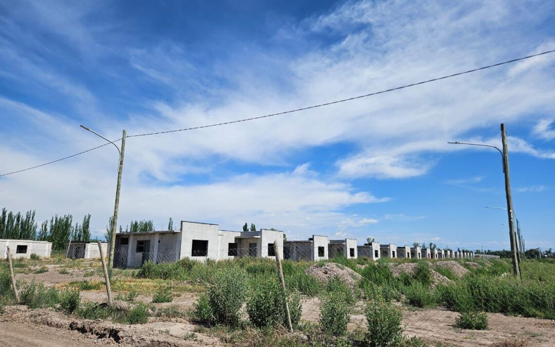 Argentina en paro, Milei suspendió más del 70% de las obras públicas