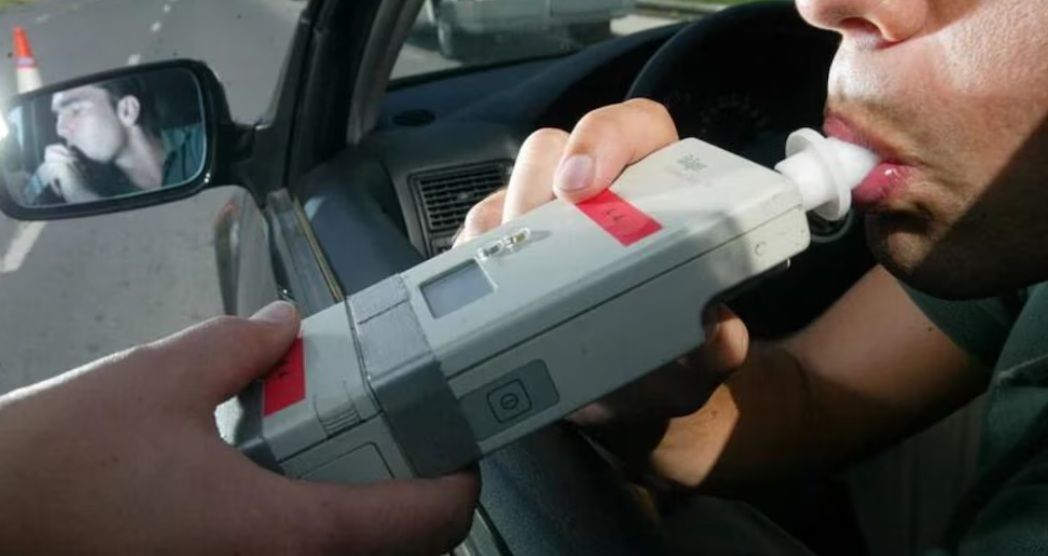Alcohol al volante, conductores ebrios pagarán hasta $5,5 millones en 2026