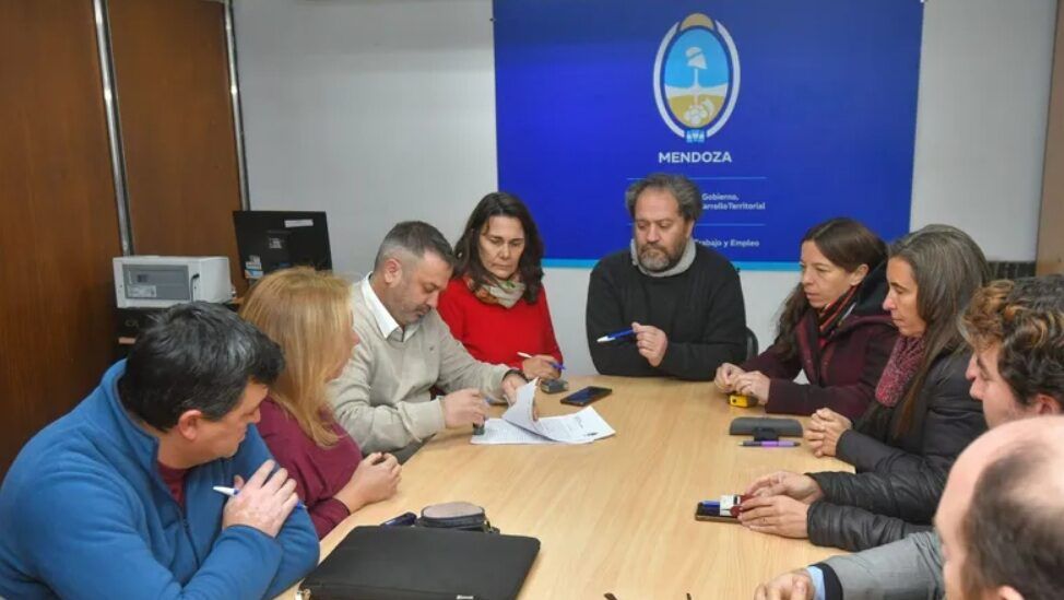 Gobierno y estatales comienzan éste viernes las paritarias mendocinas