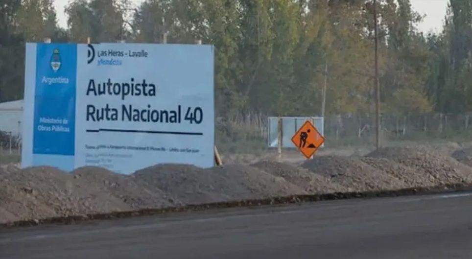 Nuevamente Milei aplica motosierra en Mendoza