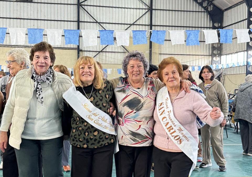 Gran festejo de los adultos mayores de San Carlos en el «Día del Amigo»